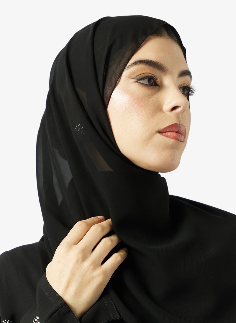 هيا كلوزيت عباية سوداء مطرزة مع شيلة - Image 4